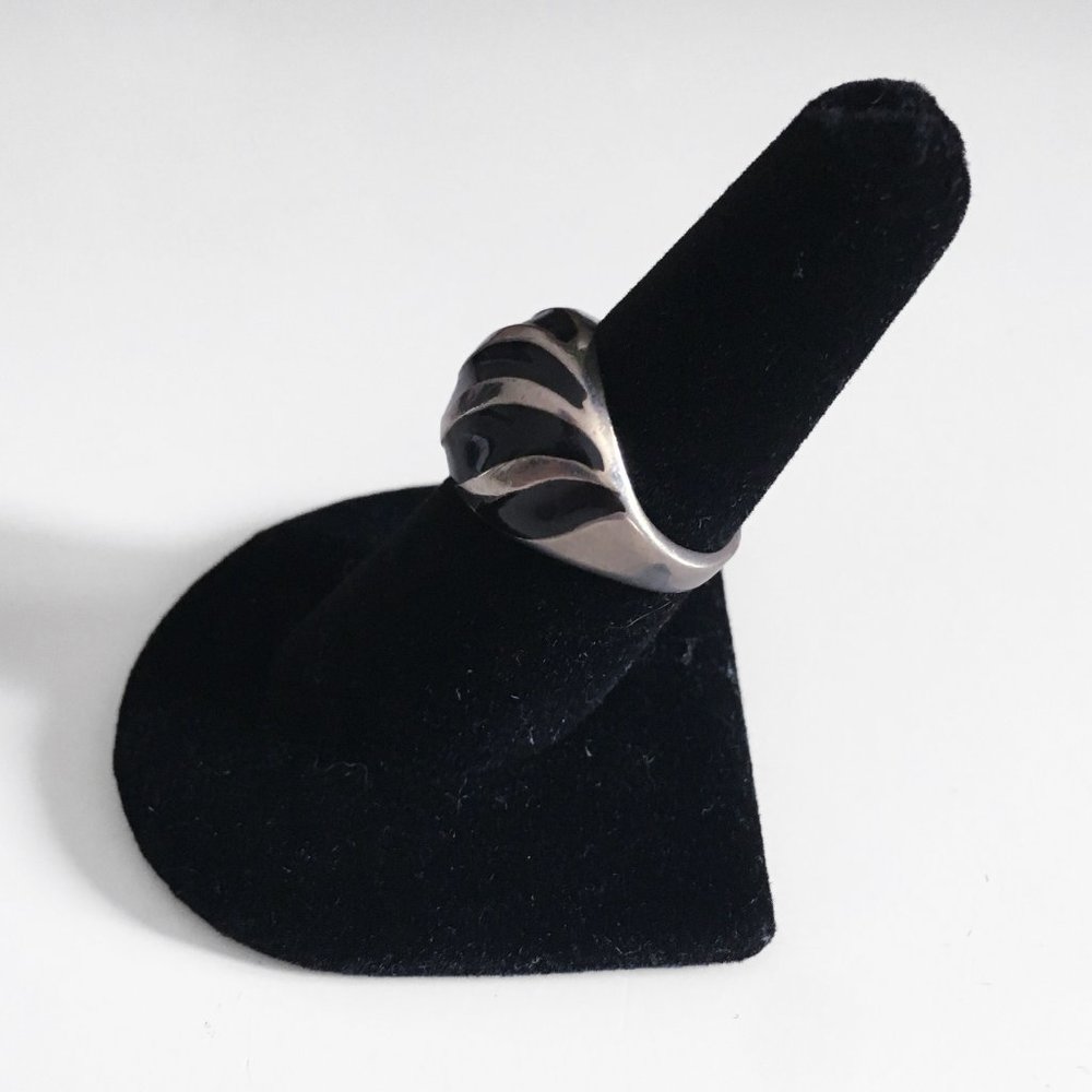Silver and Black Fashion Statement Ring - Picture 2 of 4